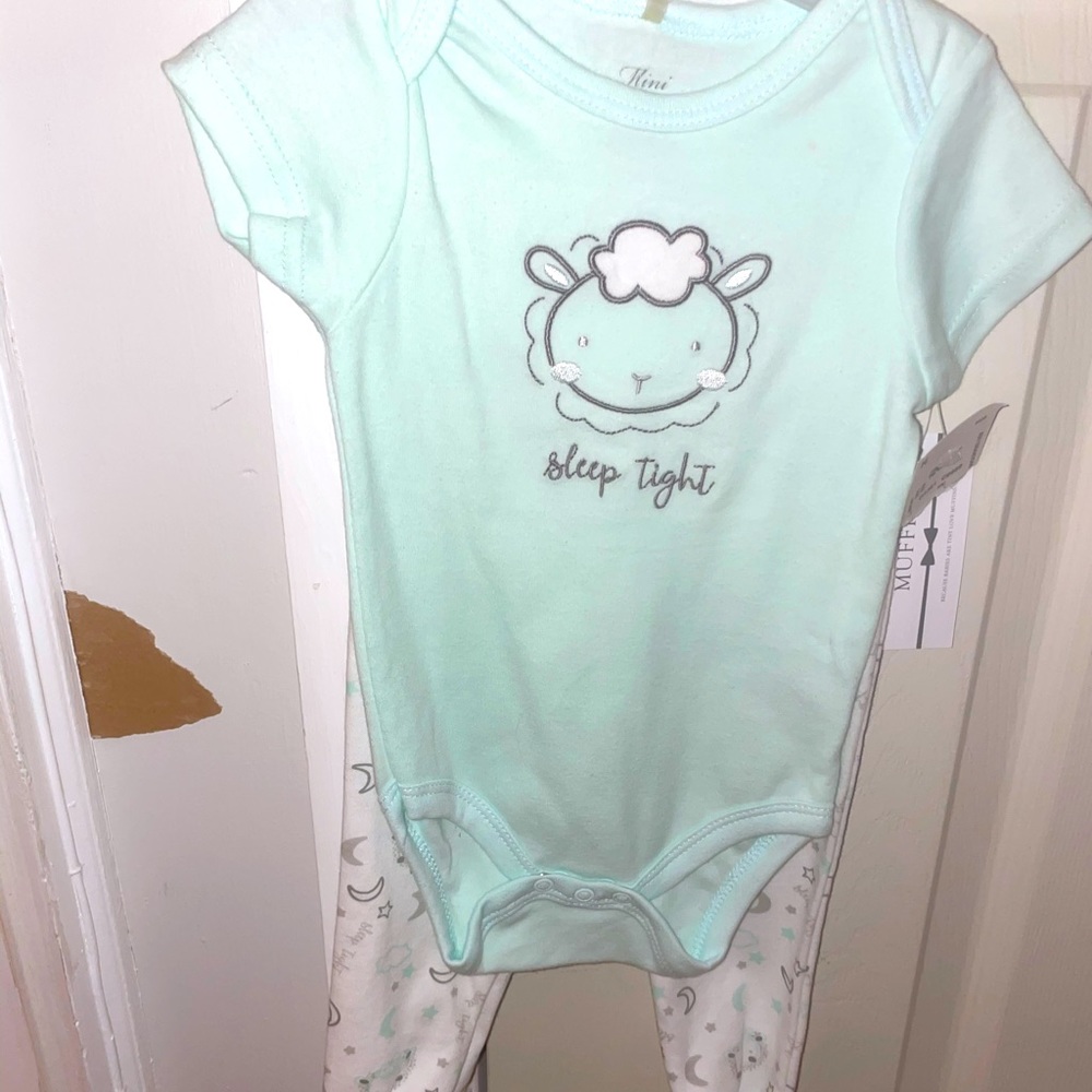 Pajama set 6-9 month nwt